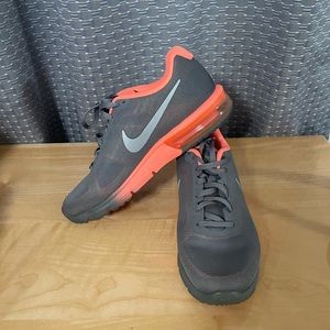 Nike sneakers, very comfortable. Size 8